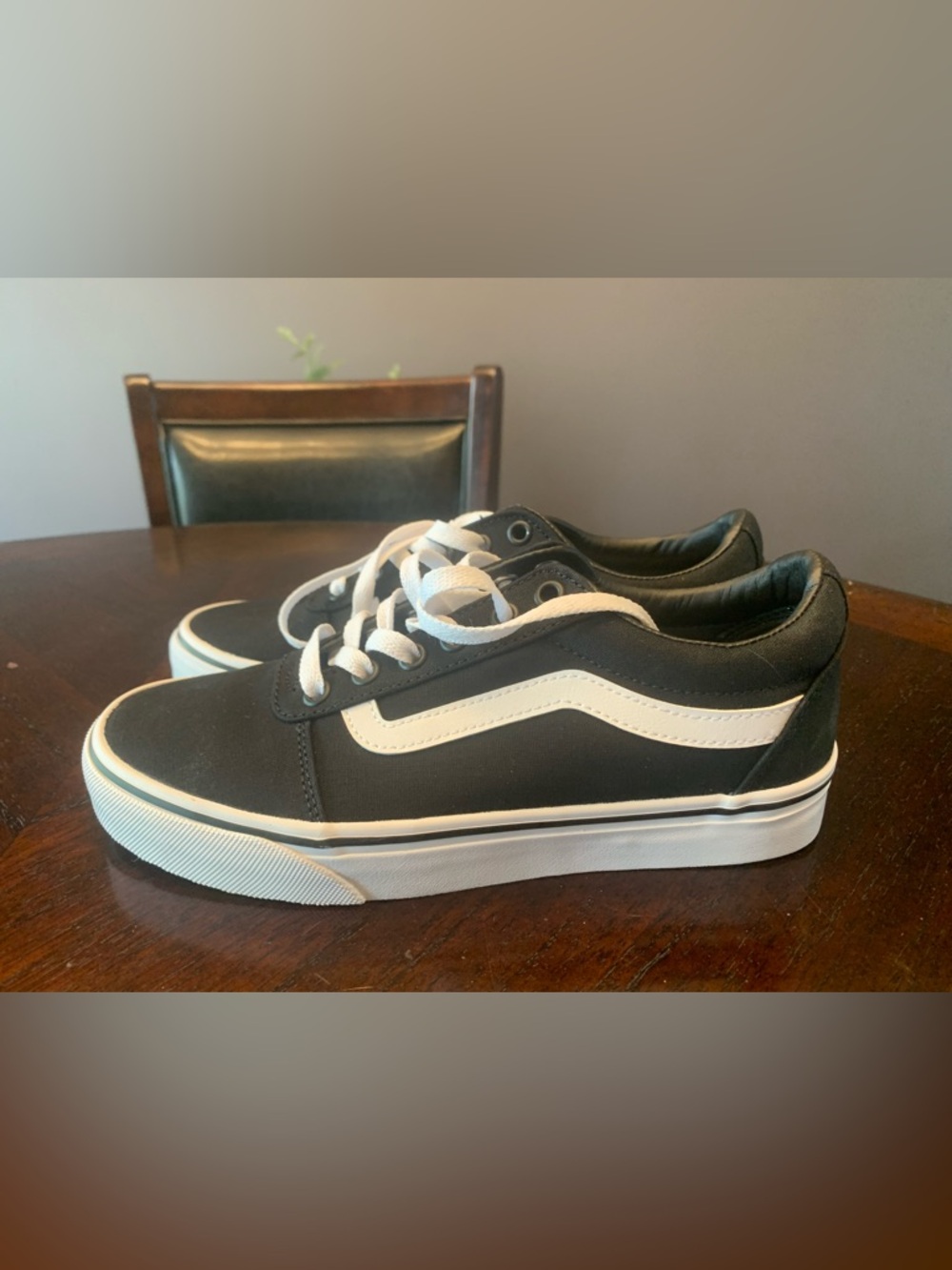 Vans Black and White Size 7.5